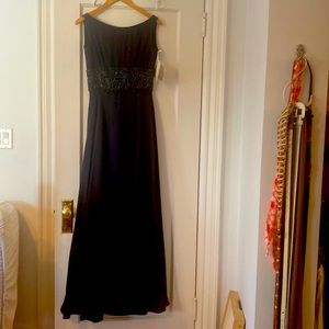 Long dress for weddings, prom or events.